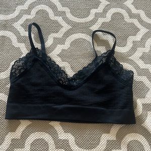 Colsie black bralette with lace details